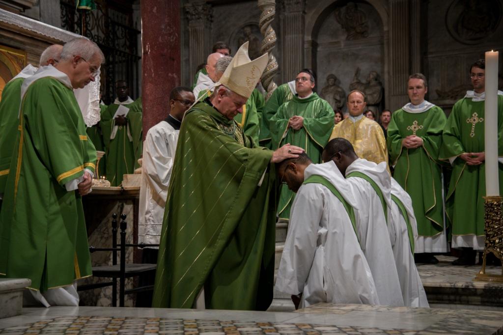 Ordinazioni sacerdotali a Santa Maria in Trastevere: Sant'Egidio in festa per tre nuovi preti